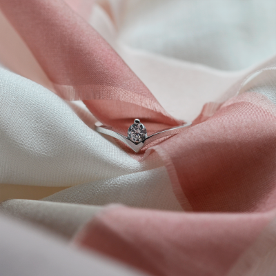 Original engagement ring with lab-grown diamond AMYA