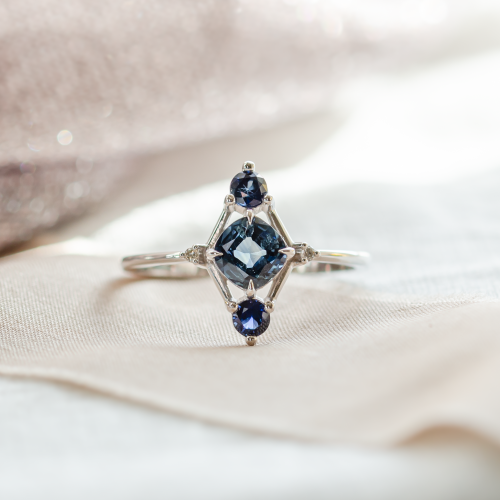 Zlatý prsten se safíry ANNE