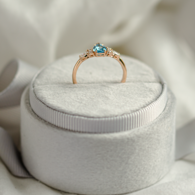 Gold ring with topaz and moissanites ASTROS