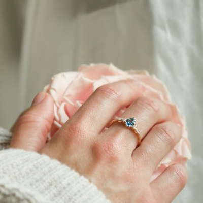 Gold ring with topaz and moissanites ASTROS