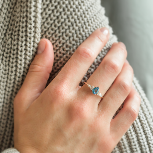 Gold ring with topaz and moissanites ASTROS