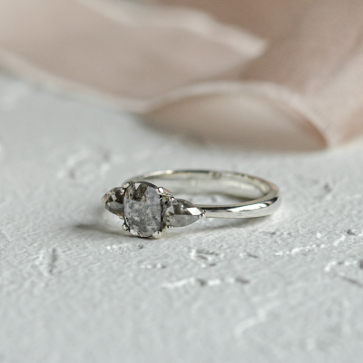 Unusual engagement ring with salt'n'pepper diamonds AURELIO