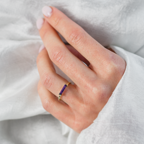 Gold ring with baguette amethyst AYLA