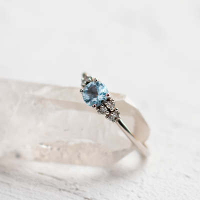 Dainty round aquamarine ring gold AZZURRO