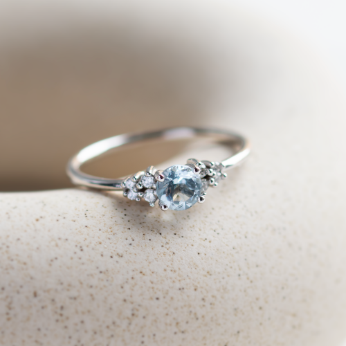 Dainty round aquamarine ring gold AZZURRO