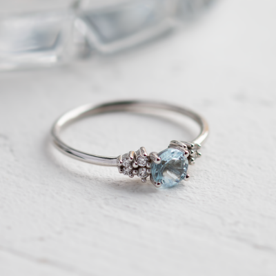 Dainty round aquamarine ring gold AZZURRO
