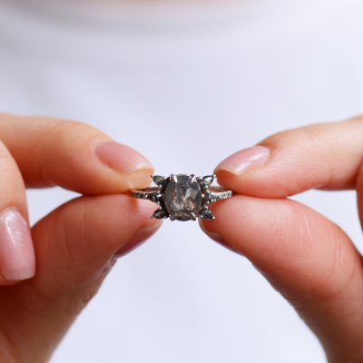 Gold unusual ring with salt´n´pepper diamonds BEEZEE