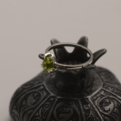 Zlatý prsten s olivínem BERTA
