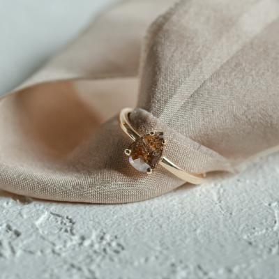 Gold ring with pear salt and pepper diamond BERTO