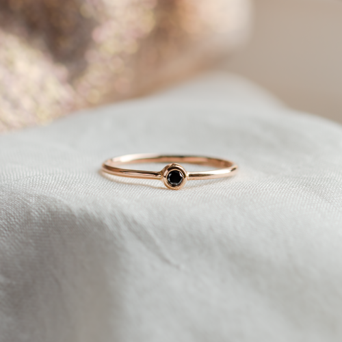 Minimalistický prsten s černým diamantem BLAIZE