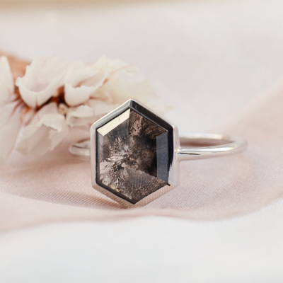 Vintage engagement ring with salt and pepper diamond CARRA