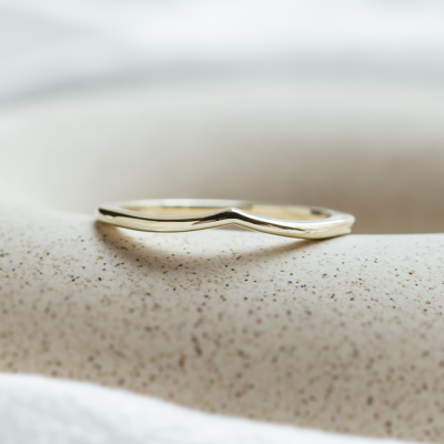 Minimalistický vykrojený snubní prsten CATANIA