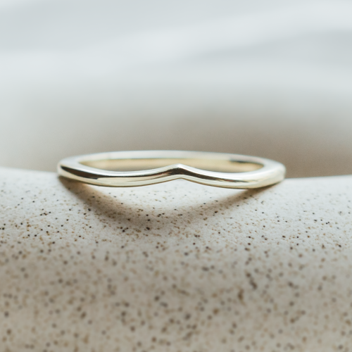 Minimalist curved wedding ring CATANIA
