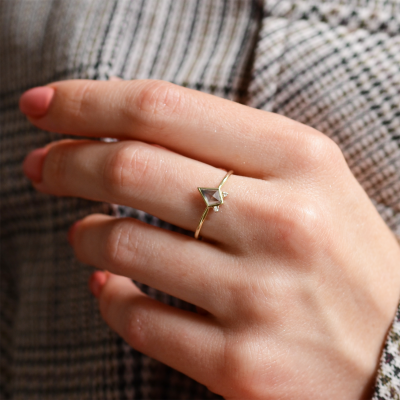Zlatý prsten s kite salt and pepper diamantem a diamanty CATKIN