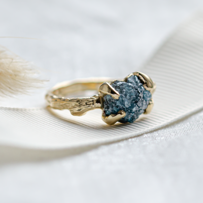 Gold ring with blue raw diamond CLOUD