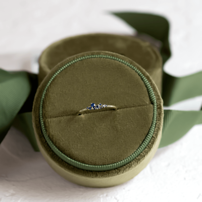 Gold ring with sapphires CLUSTER