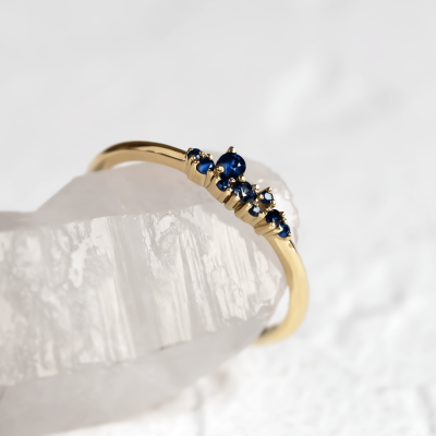 Gold ring with sapphires CLUSTER
