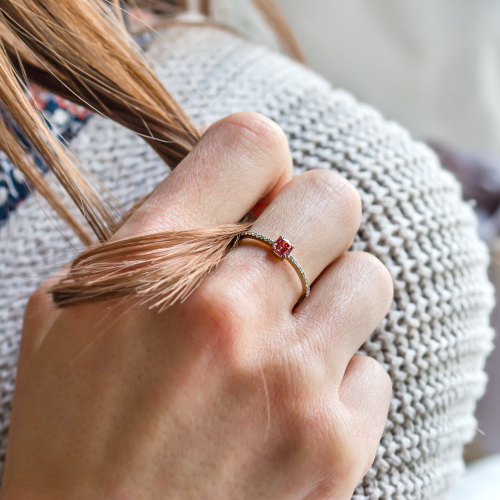 Engagement ring with pink lab grown diamond CORALINE