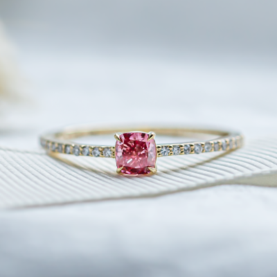Engagement ring with pink lab grown diamond CORALINE