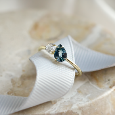 Toi et Moi engagement ring with blue pear sapphire and round diamond COUPLE