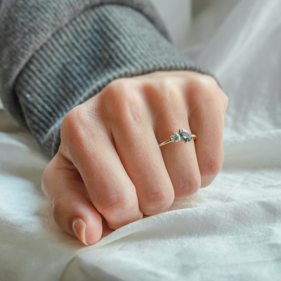 Toi et Moi engagement ring with blue pear sapphire and round diamond COUPLE