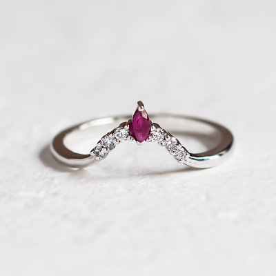 Gold diamond ring with ruby CROWN