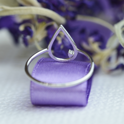 Gold minimalistic teardrop ring with diamond DAYSI