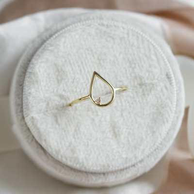 Minimalistický zlatý prsten s diamantem DAYSI
