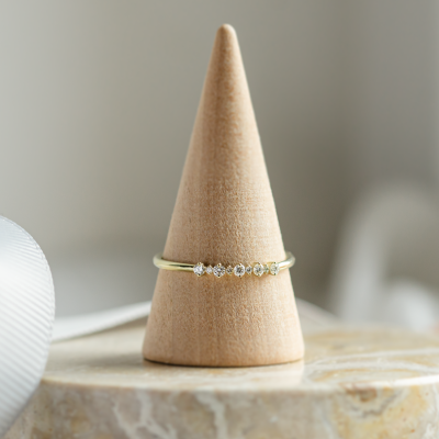 Minimalist ring with diamonds DIADEM