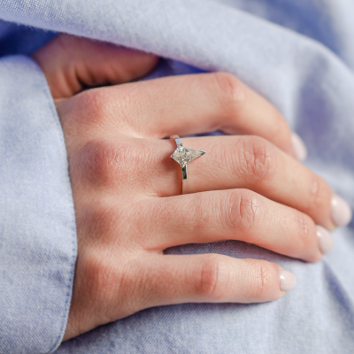 Original engagement ring with kite moissanite DOMITIA