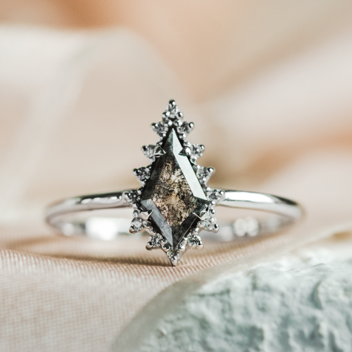 Gold cluster ring with salt'n'pepper diamonds DOMIZOS