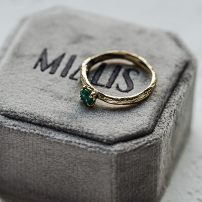 Gold ring with emerald 0.36ct DREM