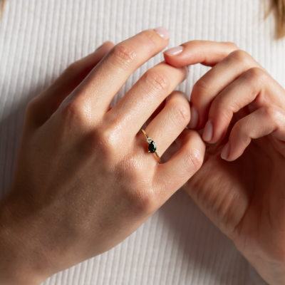 Moi et Toi ring with green lab grown and white diamond DUALITY