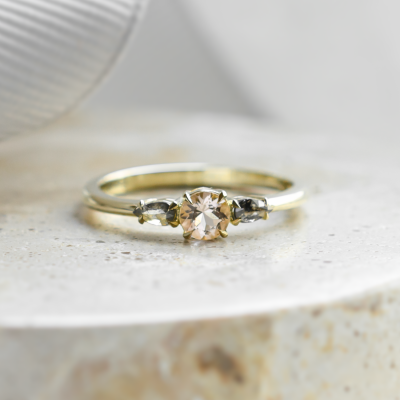 Zlatý prsten s morganitem a salt and pepper diamanty DUSTY