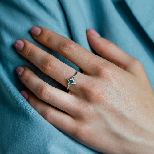 Gold emerald ring with diamonds ELA