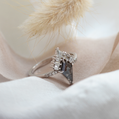 Cluster prsten s kite salt and pepper diamantem a baguette diamanty ELEONORA