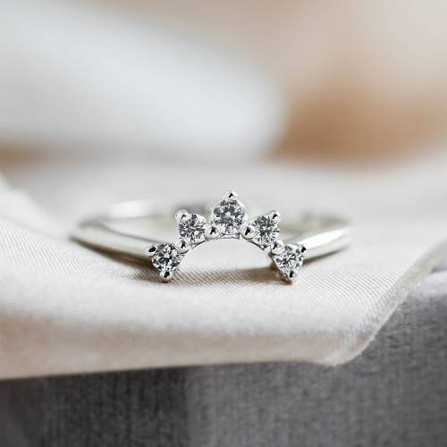 Vykrojený zlatý snubní prsten s diamanty ENNIO