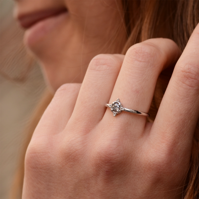 Romantic salt and pepper diamond ring ESTRELLA