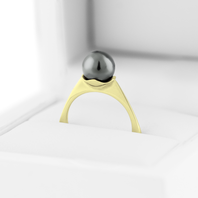 Gold ring with hematite - Fia