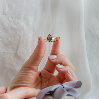 Prsten s velkým salt and pepper diamantem FLAVIA