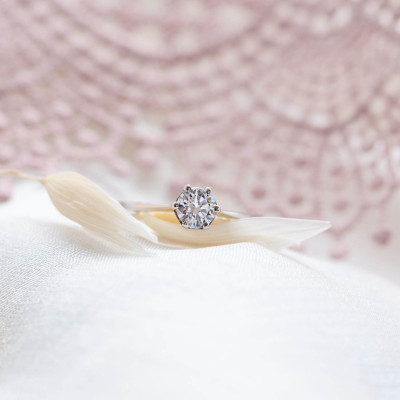 Engagement ring with 0.5ct lab grown diamond FLOREA