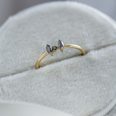 Tiny gold ring with salt and pepper diamonds FREY