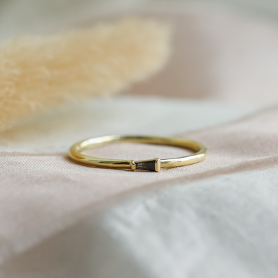 Gold ring with tapered baguette gray diamond GERRY
