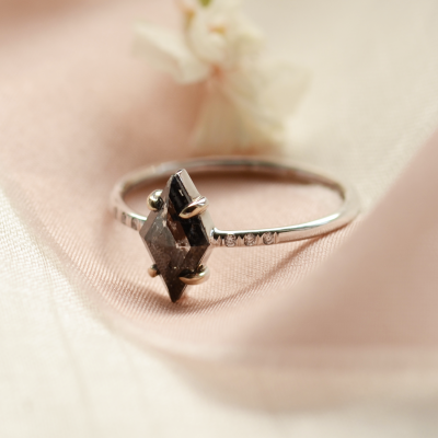 Engagement kite salt'n'pepper diamond ring GIANETTA