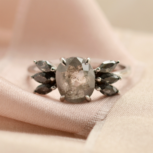 Originální prsten se salt'n'pepper diamanty GIUSTINA