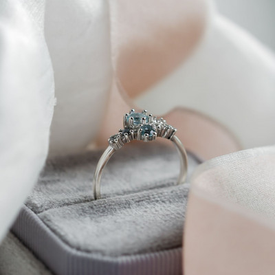 Cluster ring with aquamarines and diamonds GLACIER