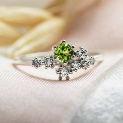 Cluster ring with peridot and diamonds GOOSEBERRY