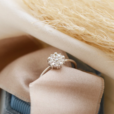 Stříbrný prsten ve tvaru květiny GRAC