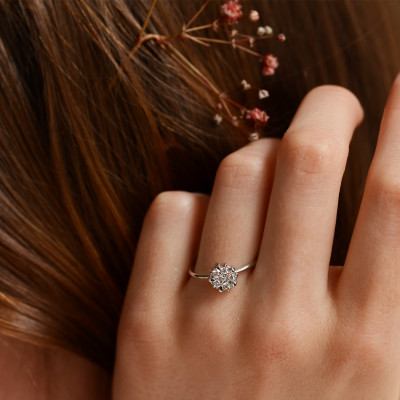 Stříbrný prsten ve tvaru květiny GRAC