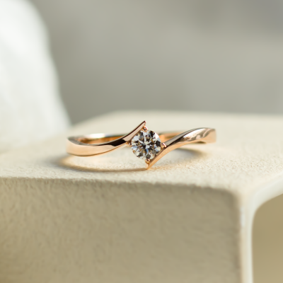 Gold engagement ring with lab-grown diamond GRESIA